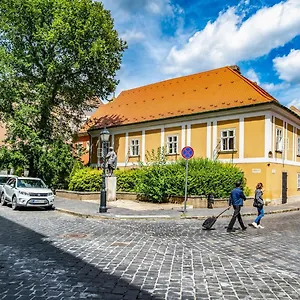  Bed & Breakfast Academy Hungary
